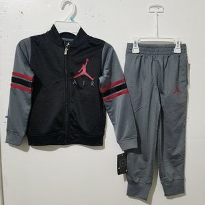 Nike Air Jordan 854896-K26 Cool Grey Black Red Boys Tracksuit 2 Piece Brand New